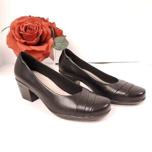 Clarks Ultimate Comfort Collection Emslie Mae black pump shoes 7.5 38EU